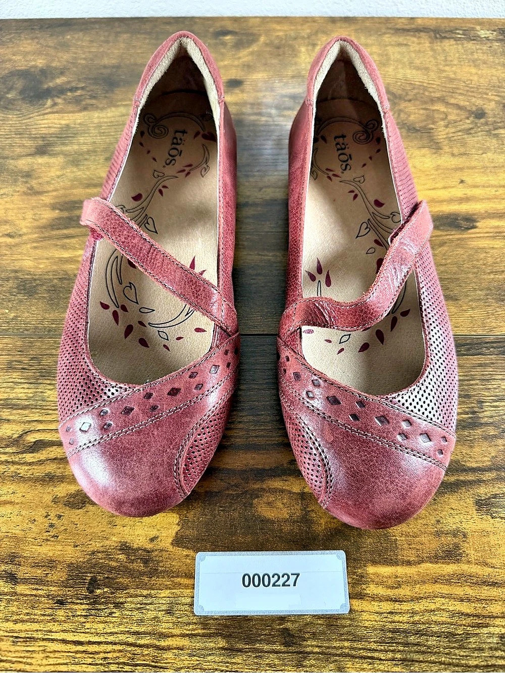 Taos Scamp Women’s 7.5 Red Leather Mary Jane Comfort Flats Shoes